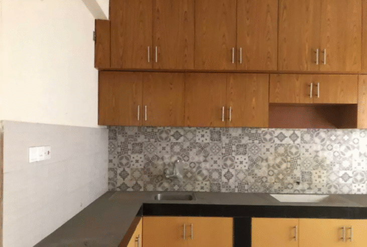 4 Bedroom, 2,420 SFT Flat for Sale – Outstanding Living in