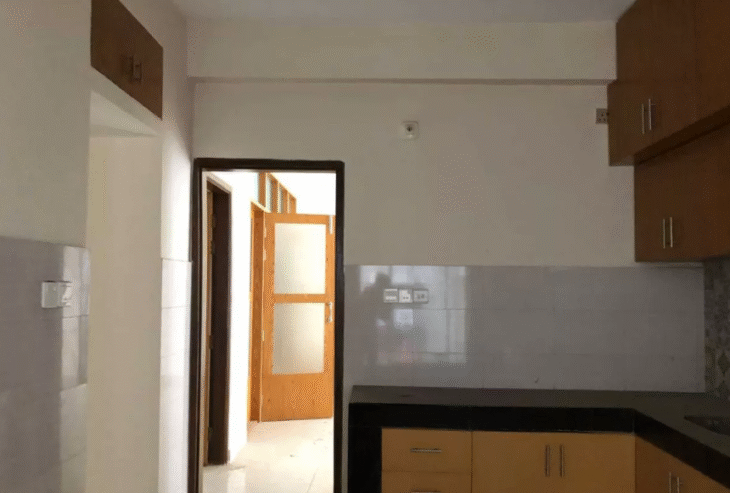 4 Bedroom, 2,420 SFT Flat for Sale – Outstanding Living in