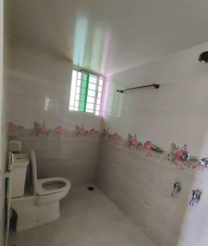 A 2000 Sq Ft Flat Is Up For Sale In A Well Secured Location Of